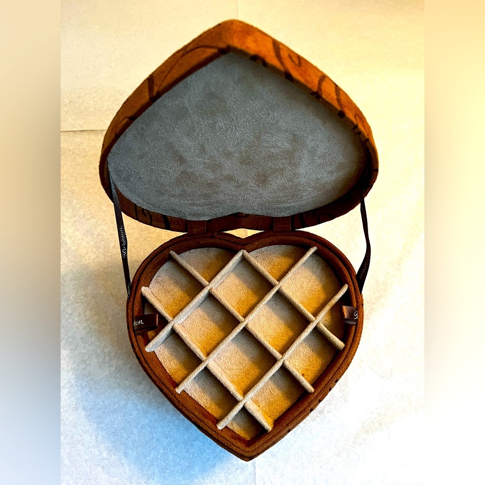Brighton FILL YOUR HEART  Suede 7" Heart Shaped Jewelry Box/Organizer - Picture 5 of 13